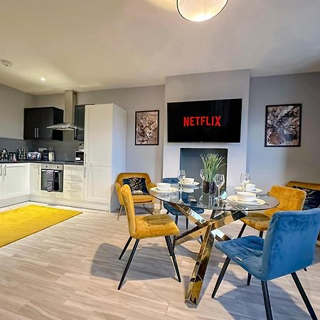 Luxury Boutique Apartments Block Free Street Parking Hounslow Exterior photo