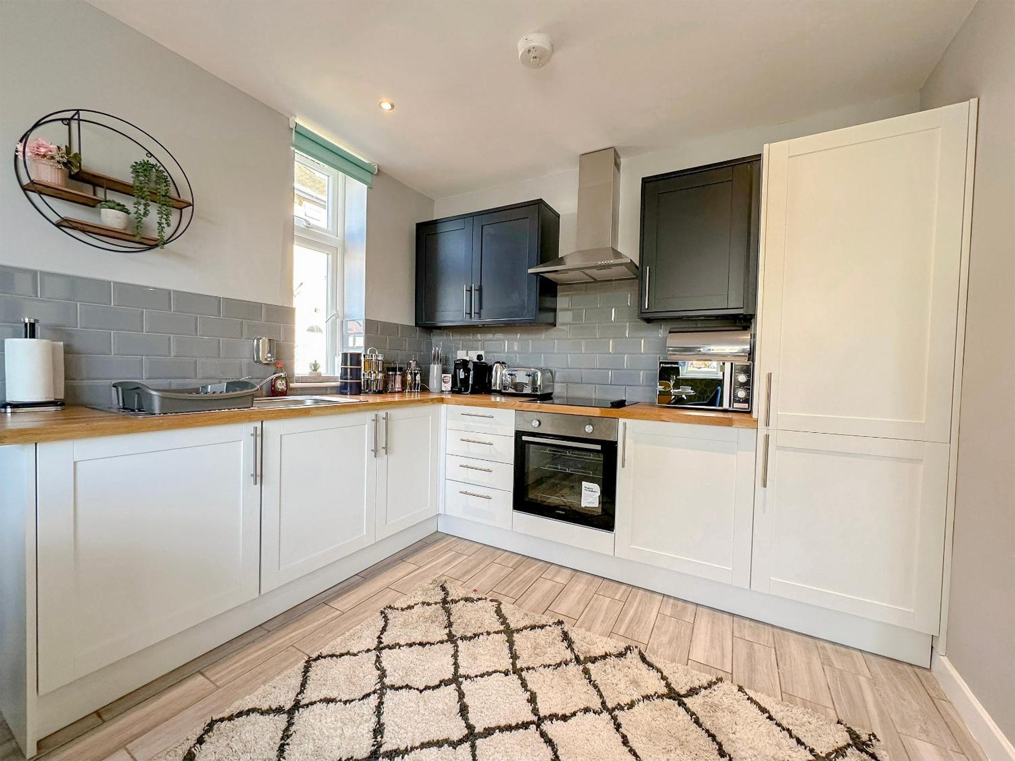 Luxury Boutique Apartments Block Free Street Parking Hounslow Exterior photo