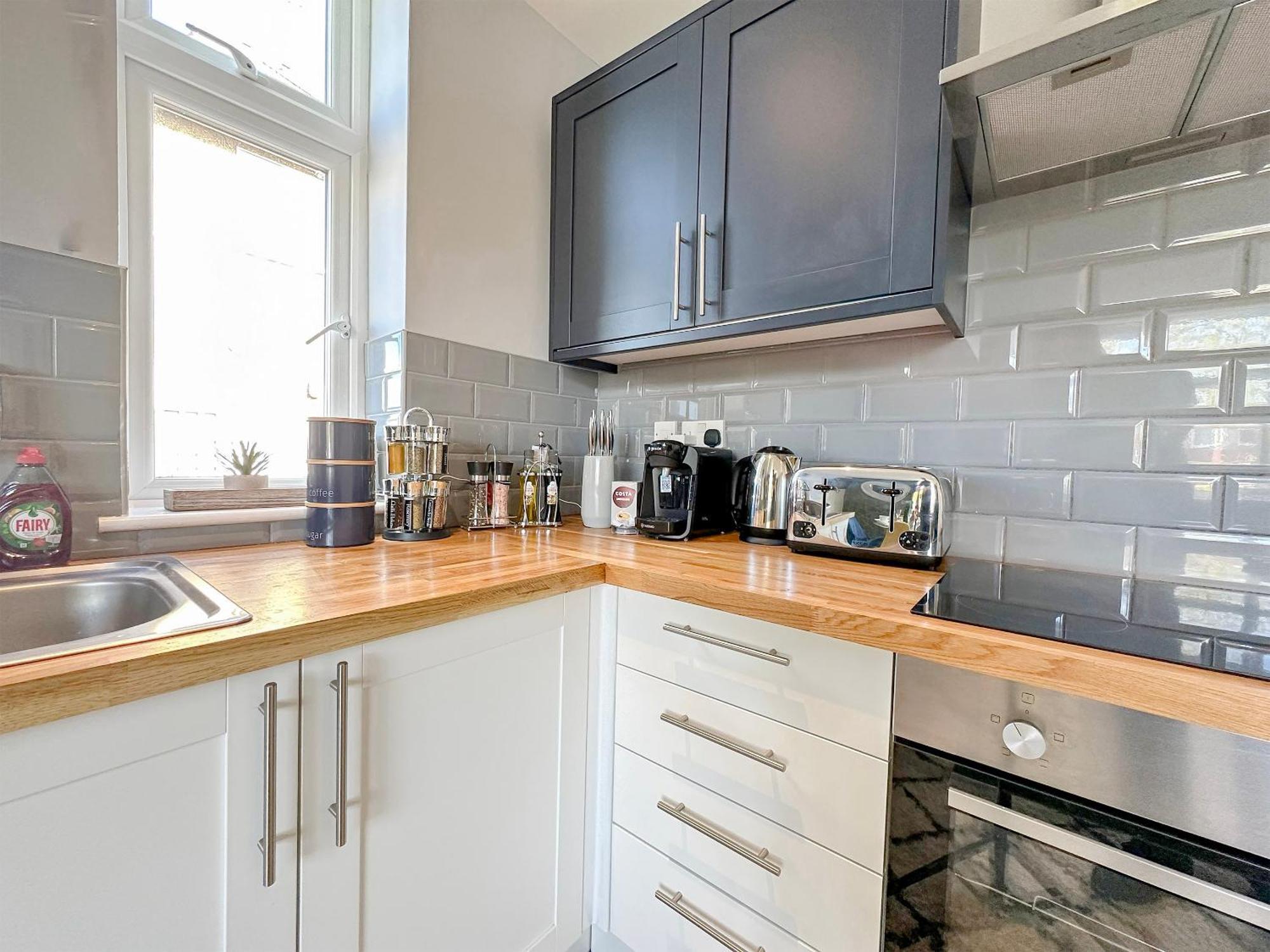 Luxury Boutique Apartments Block Free Street Parking Hounslow Exterior photo
