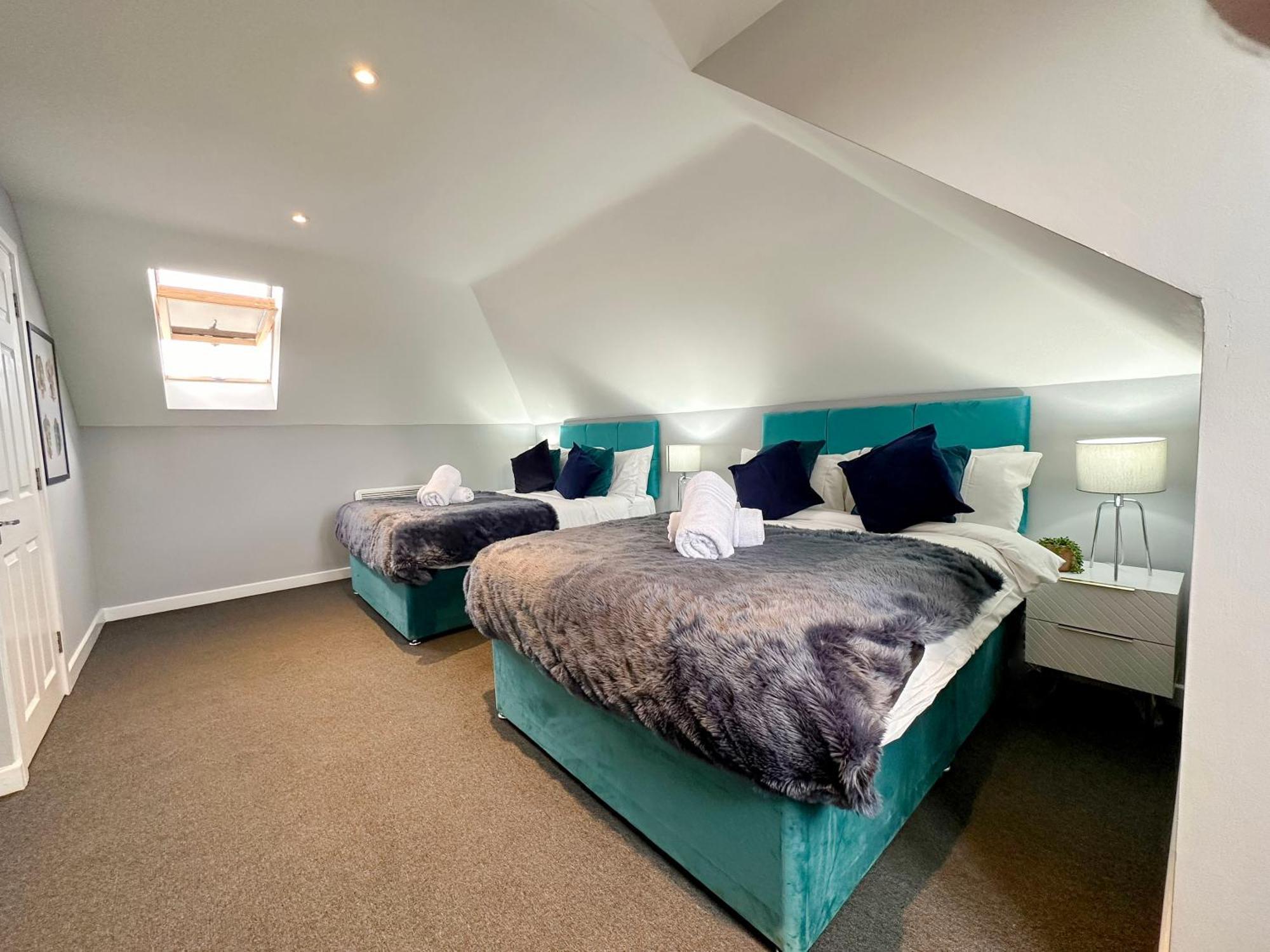 Luxury Boutique Apartments Block Free Street Parking Hounslow Exterior photo