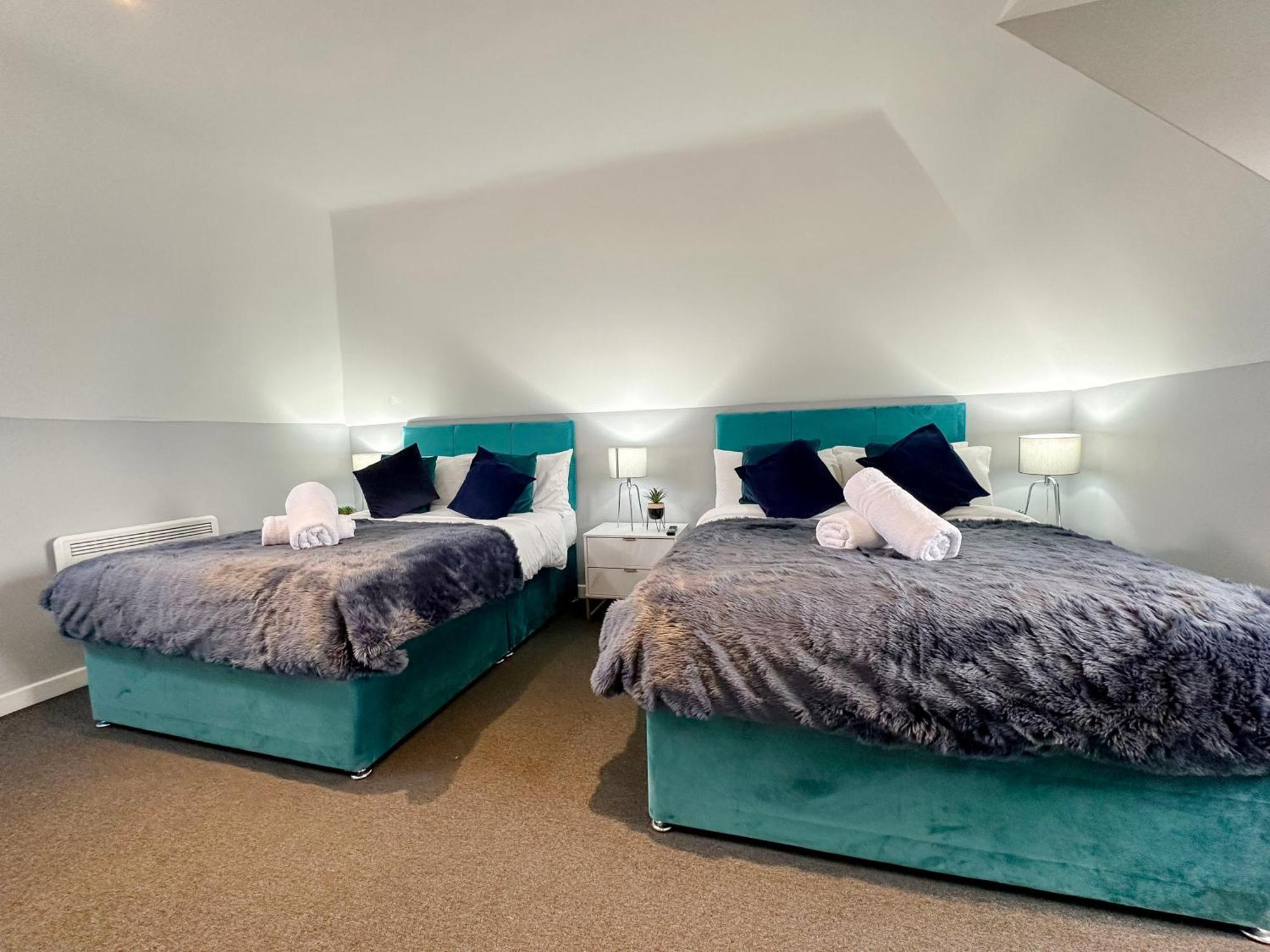 Luxury Boutique Apartments Block Free Street Parking Hounslow Exterior photo