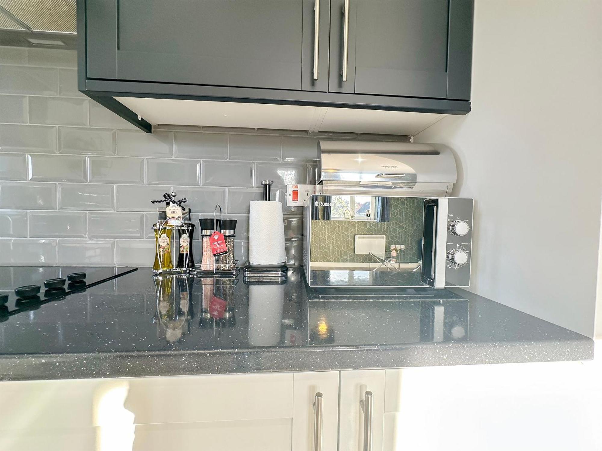 Luxury Boutique Apartments Block Free Street Parking Hounslow Exterior photo