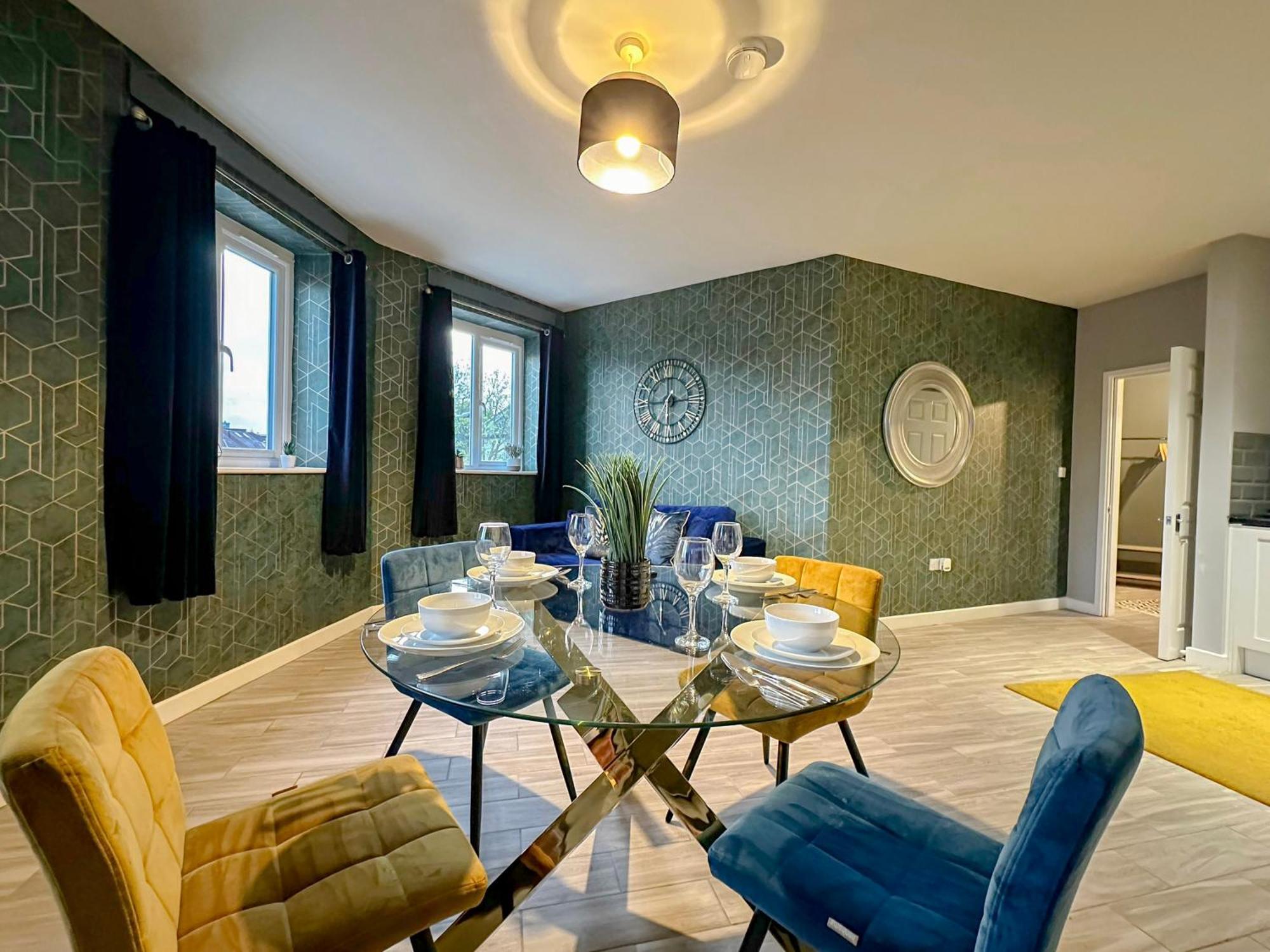 Luxury Boutique Apartments Block Free Street Parking Hounslow Exterior photo