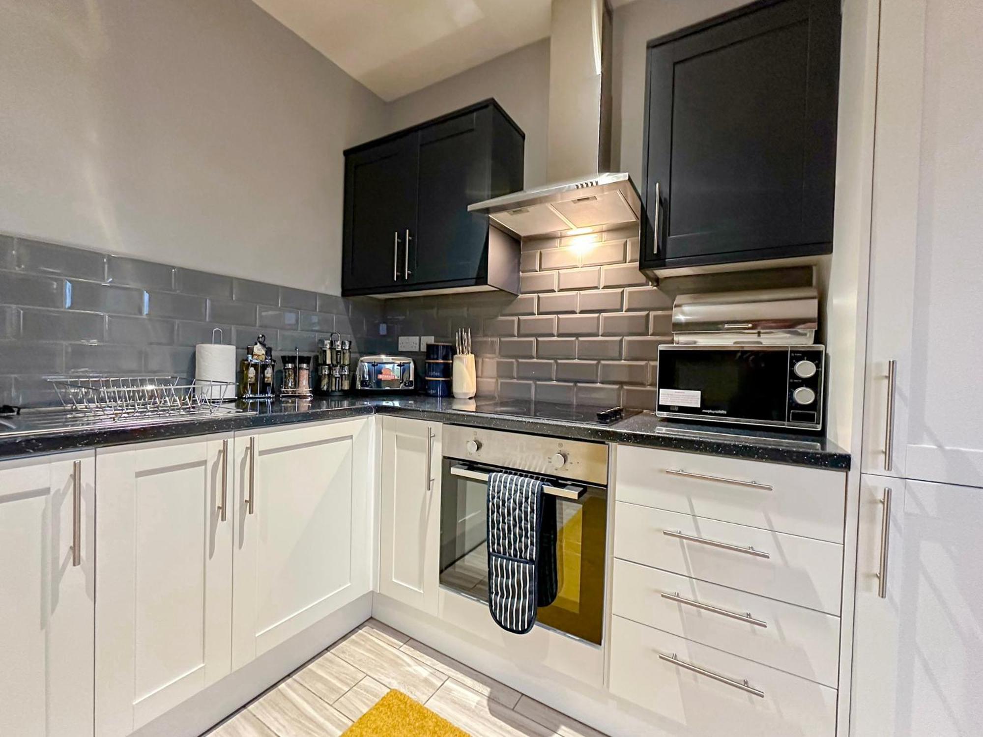 Luxury Boutique Apartments Block Free Street Parking Hounslow Exterior photo