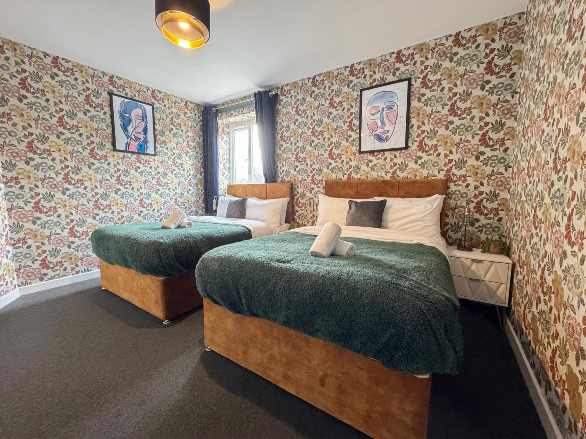Luxury Boutique Apartments Block Free Street Parking Hounslow Exterior photo